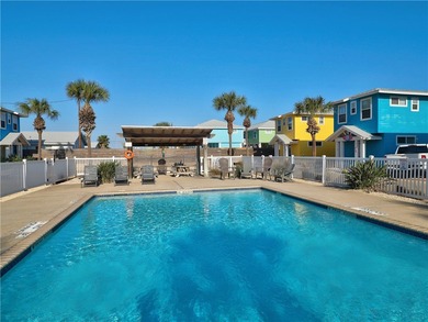 Attractive four bedrooms, 3.5 baths, free standing condo located - photo 25