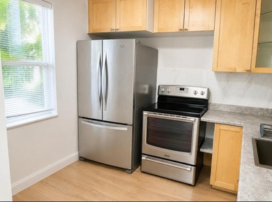 Welcome to Paradise. This two-bedroom, two-bathroom condominium - photo 26