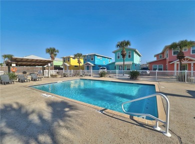 Attractive four bedrooms, 3.5 baths, free standing condo located - photo 27