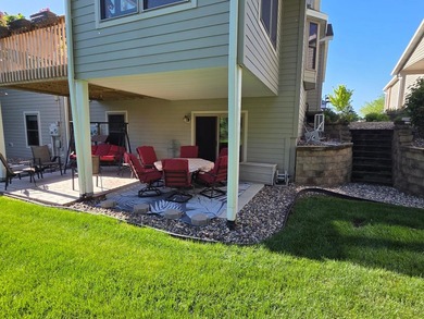 Gorgeous townhome with covered front porch and new deck (2025) - photo 5