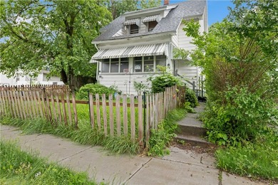 Move right into this 3 bedroom and 2bath home in the City of - photo 3