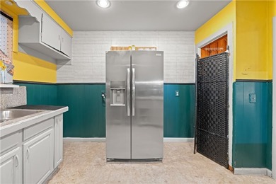 Move right into this 3 bedroom and 2bath home in the City of - photo 10
