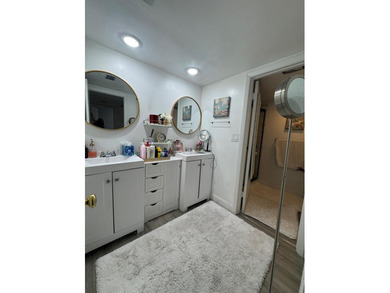 Completely Remodeled, beautiful and well-maintained 3-bedroom, 2 - photo 23
