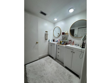 Completely Remodeled, beautiful and well-maintained 3-bedroom, 2 - photo 27