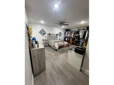 Completely Remodeled, beautiful and well-maintained 3-bedroom, 2 - photo 28