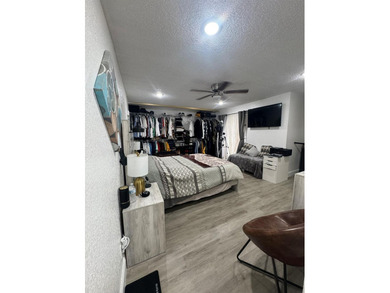 Completely Remodeled, beautiful and well-maintained 3-bedroom, 2 - photo 30