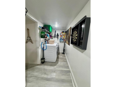 Completely Remodeled, beautiful and well-maintained 3-bedroom, 2 - photo 38