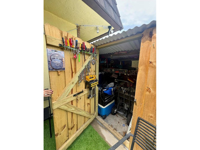 Completely Remodeled, beautiful and well-maintained 3-bedroom, 2 - photo 48