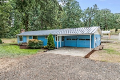 Nestled on nearly 3 acres, this welcoming ranch home has 3 - photo 3