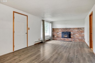 Nestled on nearly 3 acres, this welcoming ranch home has 3 - photo 5