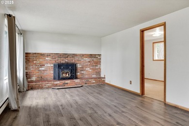 Nestled on nearly 3 acres, this welcoming ranch home has 3 - photo 6