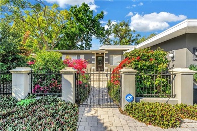 Location, location, location! Authentic Mid-Century Modern gem - photo 3