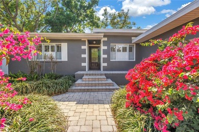 Location, location, location! Authentic Mid-Century Modern gem - photo 4