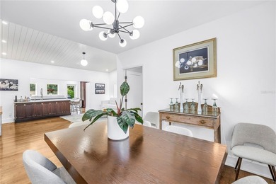 Location, location, location! Authentic Mid-Century Modern gem - photo 10
