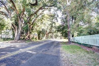This rare offering showcases a stunning, high-end lakefront - photo 2