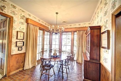 This rare offering showcases a stunning, high-end lakefront - photo 8