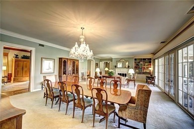 This rare offering showcases a stunning, high-end lakefront - photo 9