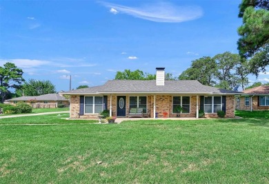 Lake Home For Sale in Lake Kiowa, Texas