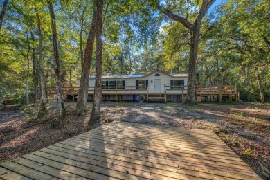 Lake Home For Sale in Crawfordville, Florida