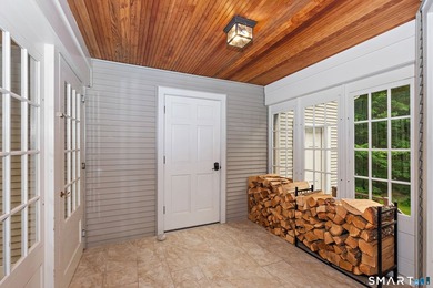 Welcome to this beautiful, private retreat at 15 Woodland Drive - photo 4