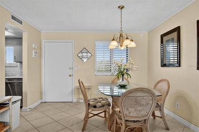 This versatile coastal two bedroom/2 bathrooms retreat offers - photo 13