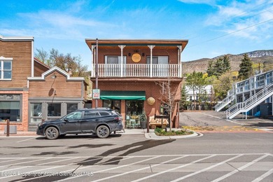 Own a rare standalone building in the heart of charming downtown - photo 4