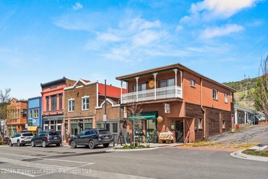 Own a rare standalone building in the heart of charming downtown - photo 5