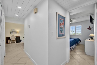 This versatile coastal two bedroom/2 bathrooms retreat offers - photo 20