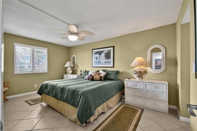 This versatile coastal two bedroom/2 bathrooms retreat offers - photo 23