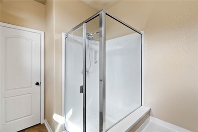Looking to make your move to the highly desirable Bay Ridge - photo 20