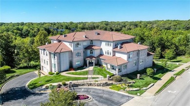 This beautiful ranch-style condo in Altamira offers true