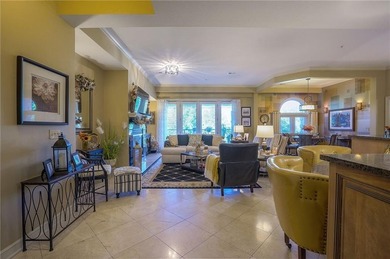 This beautiful ranch-style condo in Altamira offers true