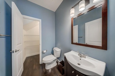 Beautifully maintained 3-bedroom, 2.5-bathroom townhouse with a - photo 12