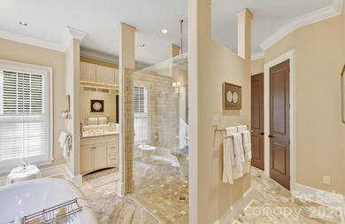 Offered for sale by its original owners, this traditional custom - photo 27