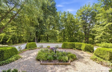 Offered for sale by its original owners, this traditional custom - photo 45