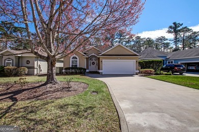 You will love this beautiful, low maintenance home in The - photo 3