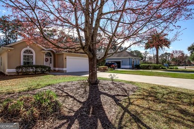 You will love this beautiful, low maintenance home in The - photo 4