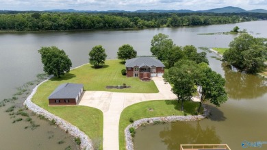 Lake Home For Sale in Glencoe, Alabama