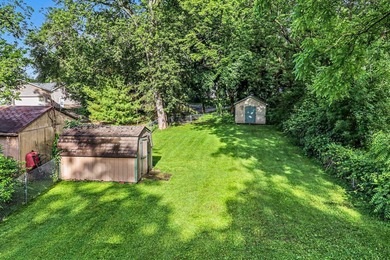 **ALL OFFERS DUE TUESDAY 6/16 AT 9AM**Welcome home to this - photo 11