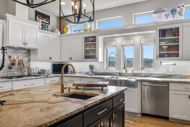 An Exceptional West Winds Estate with Private Poolside Retreat & - photo 15