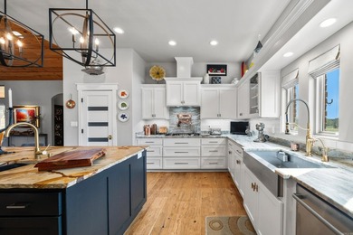 An Exceptional West Winds Estate with Private Poolside Retreat & - photo 17