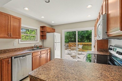 **ALL OFFERS DUE TUESDAY 6/16 AT 9AM**Welcome home to this - photo 21