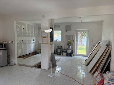 Calling all investors and rehabbers. Great fixer upper property - photo 22