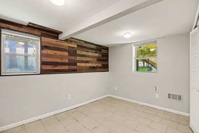 **ALL OFFERS DUE TUESDAY 6/16 AT 9AM**Welcome home to this - photo 27