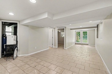 **ALL OFFERS DUE TUESDAY 6/16 AT 9AM**Welcome home to this - photo 28