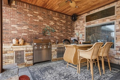 An Exceptional West Winds Estate with Private Poolside Retreat & - photo 43