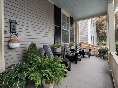 Tucked off Kay St, this side by side two family home is a - photo 3