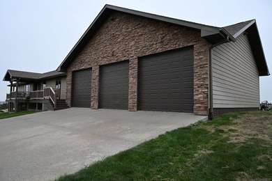 Beautiful hilltop home with incredible panoramic views of the - photo 6