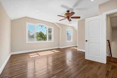 Beautifully maintained custom home in the White Meadow Lake - photo 16