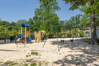 Beautifully maintained custom home in the White Meadow Lake - photo 35